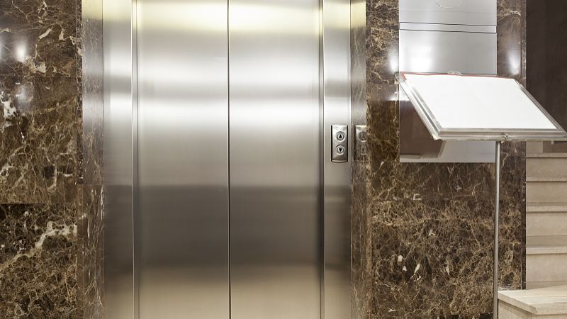 贵州电梯公司讲解电梯变频器的维护方法